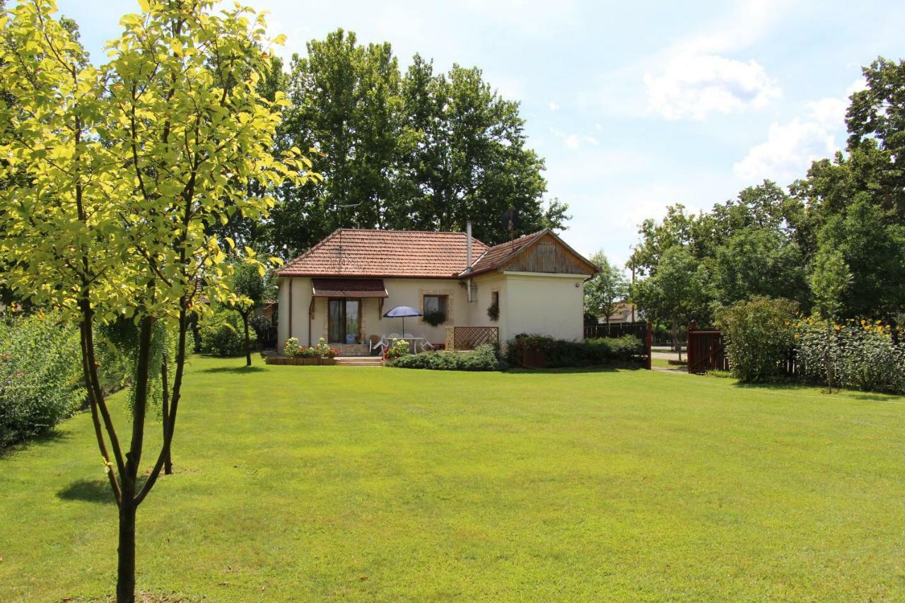 Apartmán Platan Vendeghaz Csemo Exteriér fotografie